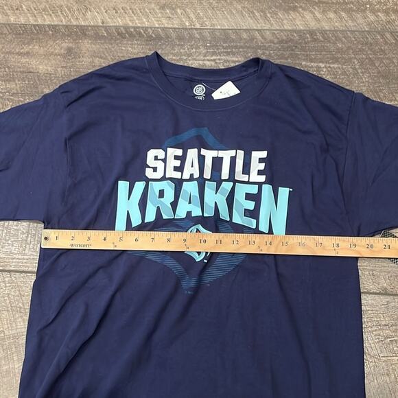 NWT NHL Unisex Seattle Kraken T-Shirt Dark Navy White Size L - Picture 3 of 10